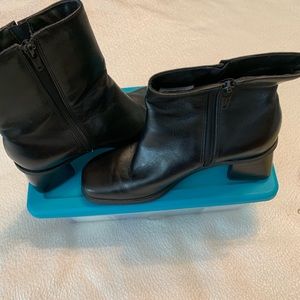 Naturalizer short boots